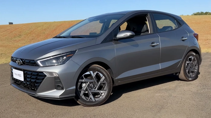 Hyundai HB20 na cor cinza escuro. Falando sobre o seguro hb20.