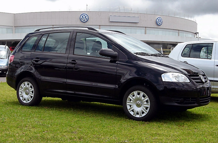 Volkswagen SpaceFox na cor preta. Falando sobre o seguro SpaceFox.