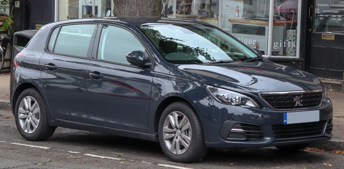 Peugeot 308 cinza escuro. Falando sobre o seguro peugeot 308.