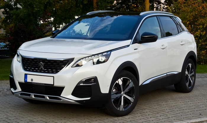 Peugeot 3008 na cor branca. Falando sobre seguro peugeot 3008.