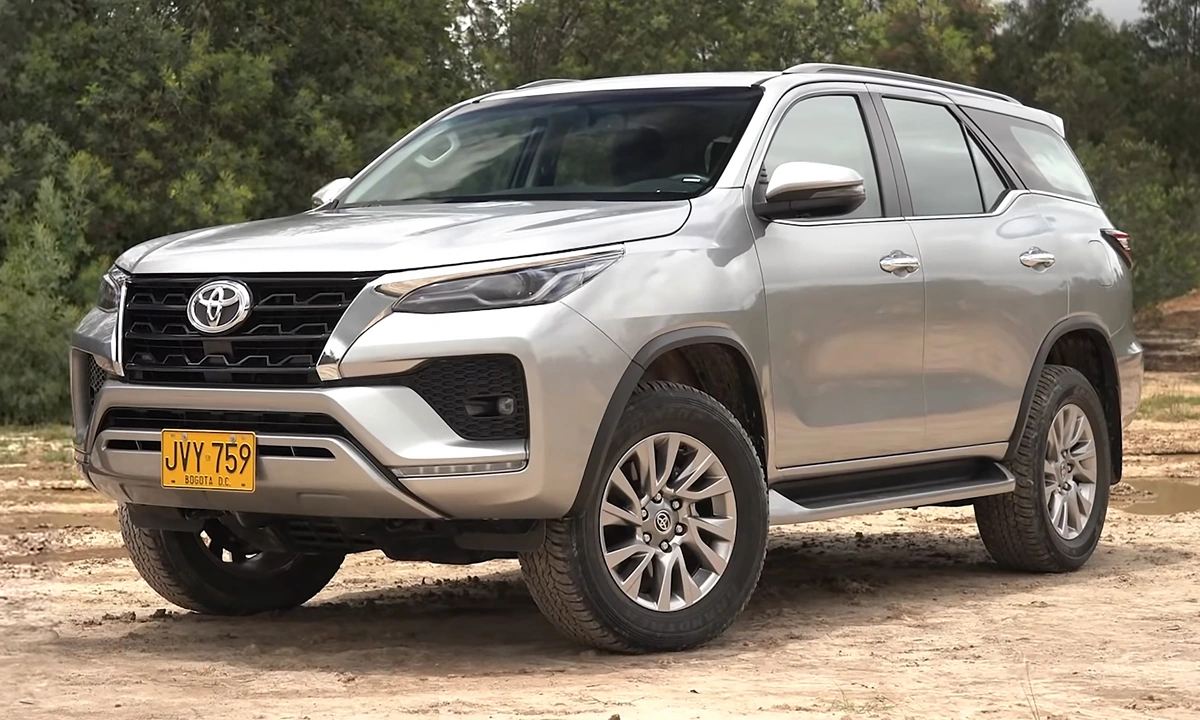 Seguro Toyota SW4: saiba quanto custa e como economizar