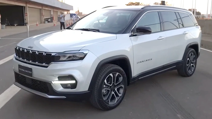 Jeep Commander na cor branca. Falando sobre seguro jeep commander.