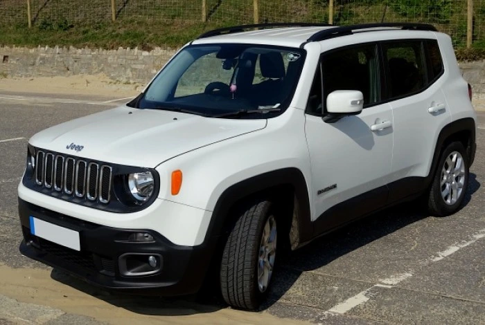 Jeep Renegade na cor branca. Falando sobre o seguro jeep renegade.