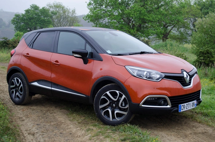 Renault Captur na cor laranja. Falando sobre os carros menos roubados rj.